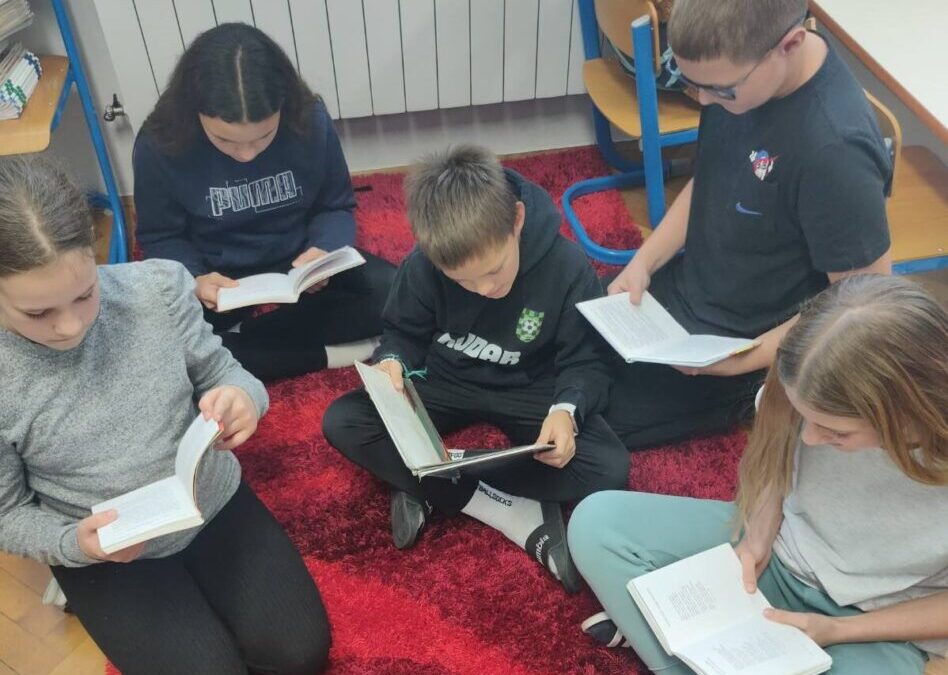 Mjesec hrvatske knjige 2025. – „Odabrali knjižničari“